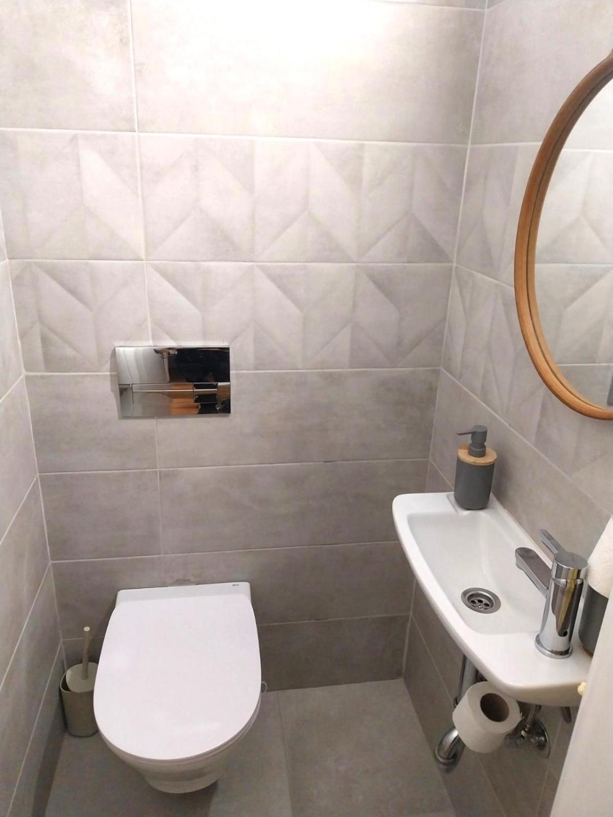 Apartament 4 *